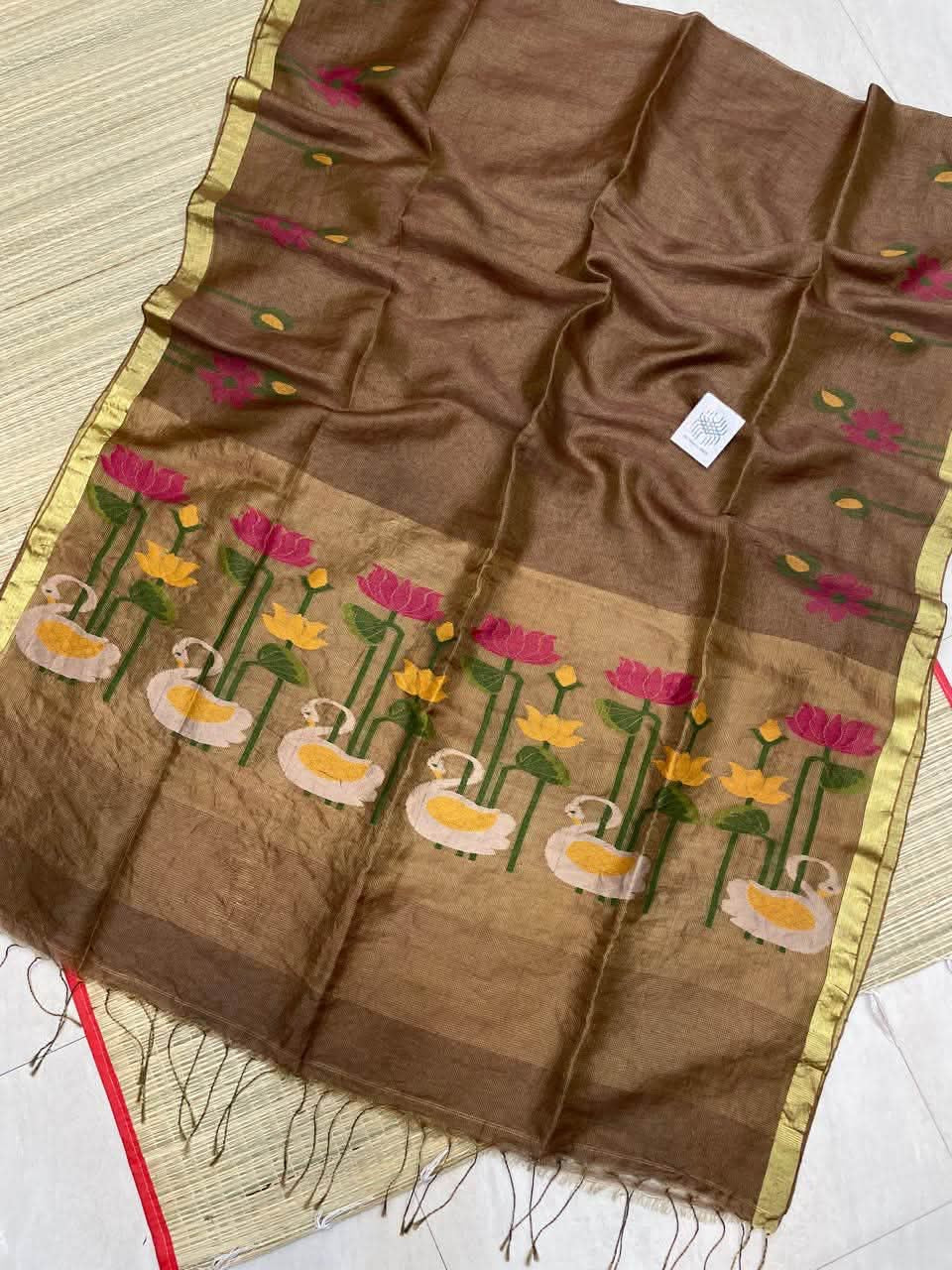 Silk linen tissue paithani, A love triangle of tissue, linen and paithani