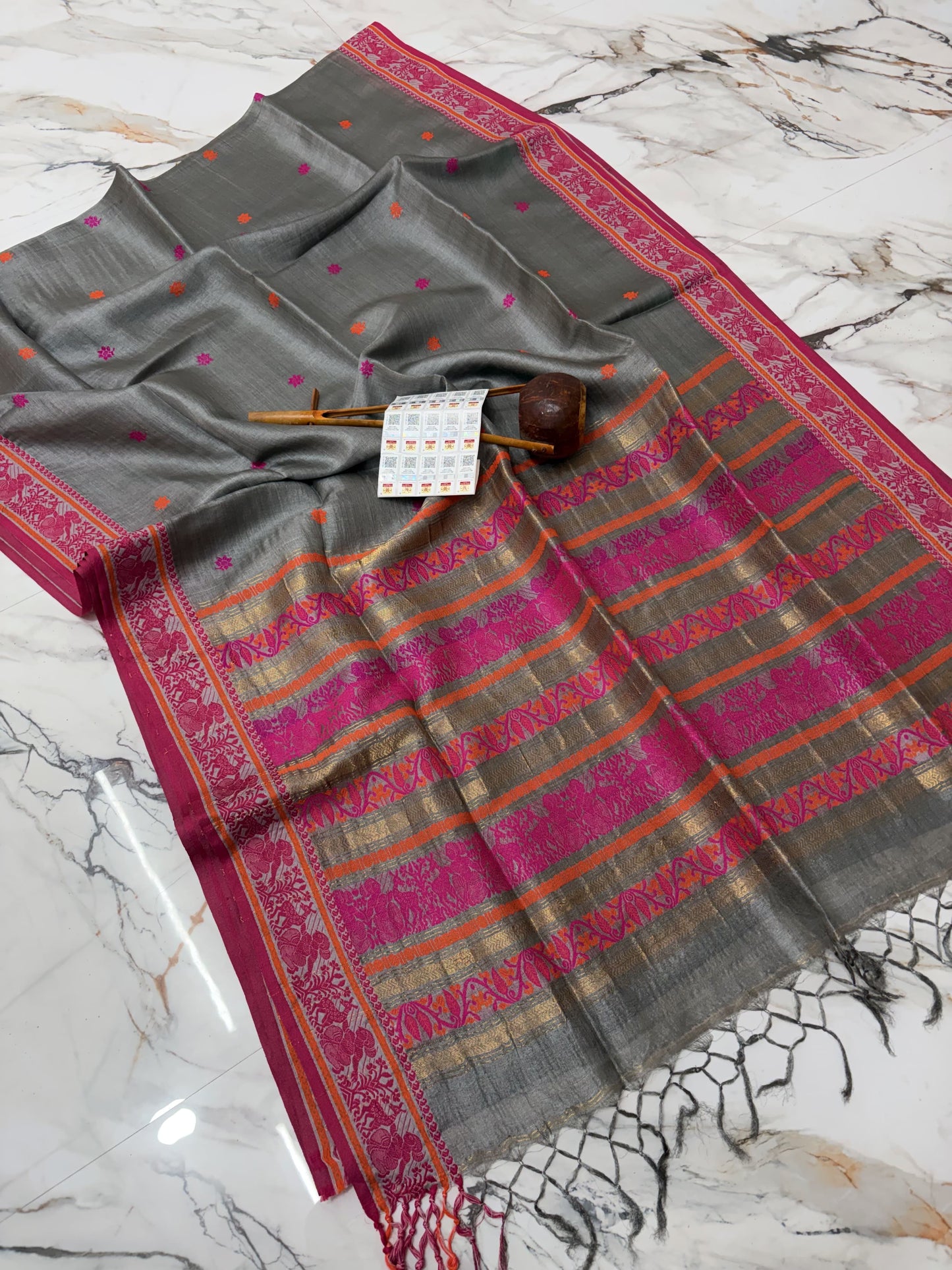 Tussar bi tussar baluchori saree // Bengal own loom collection