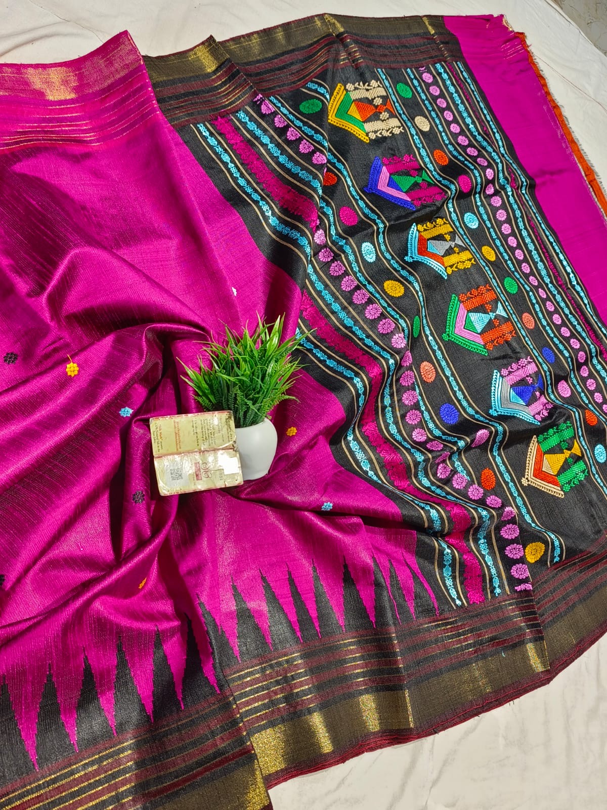 Dolabedi pallu Ikkat border raw silk saree silk mark certified