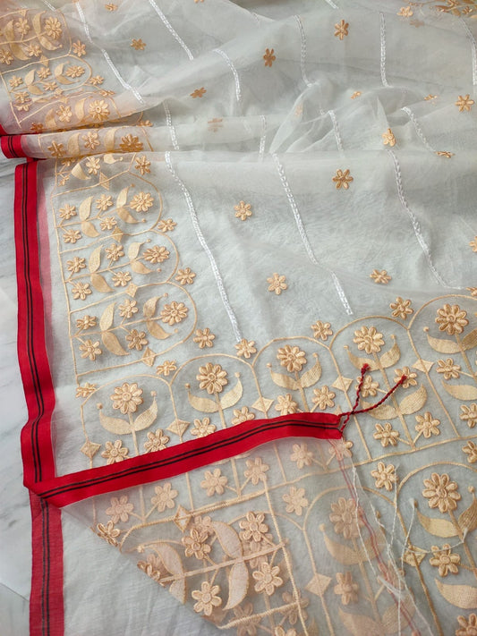 Multicoloured  embroidery work on  muslin jamdani