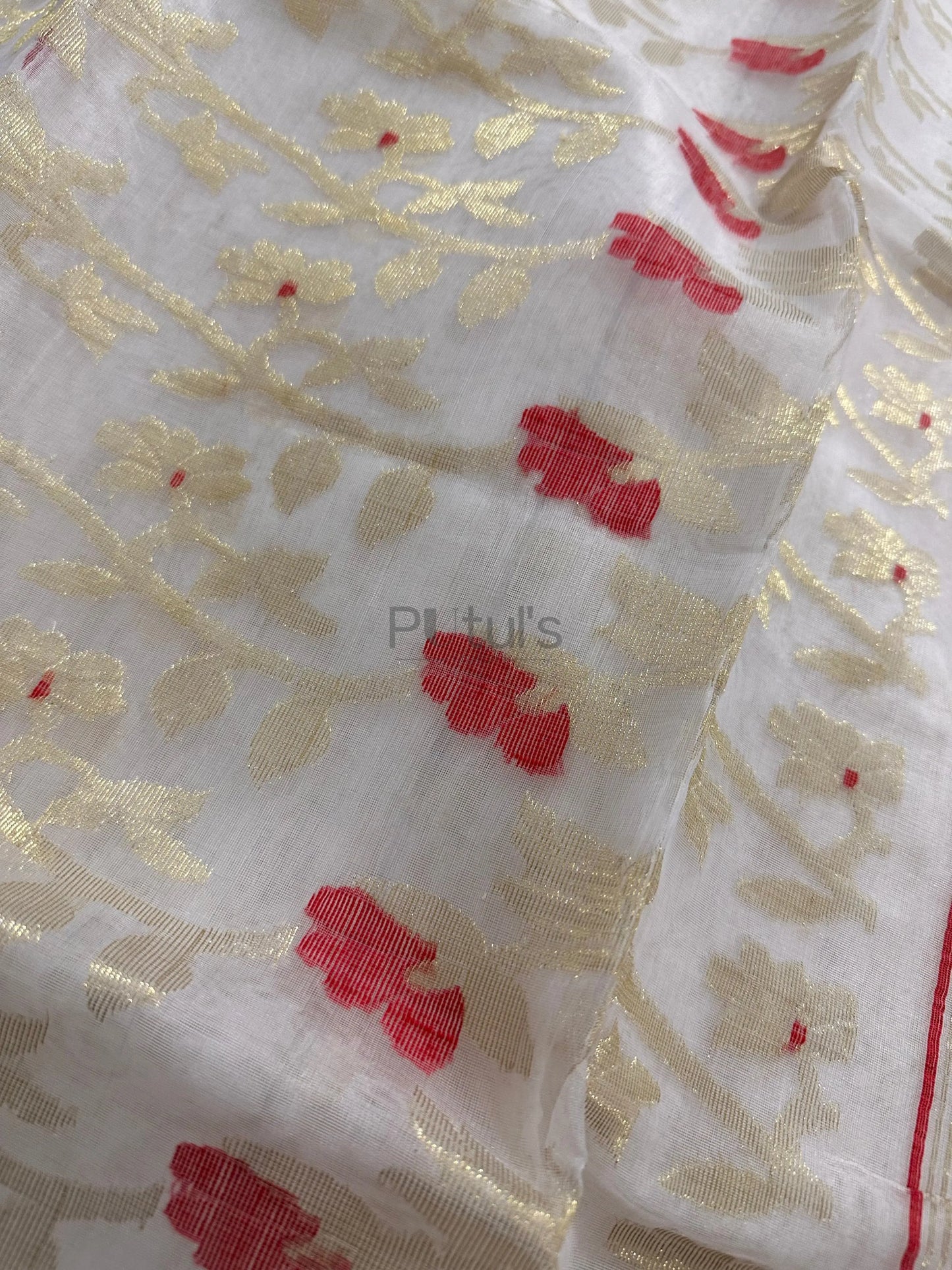 Handwoven pure white coloured Muslin saree with red minakari Putul's Fashion