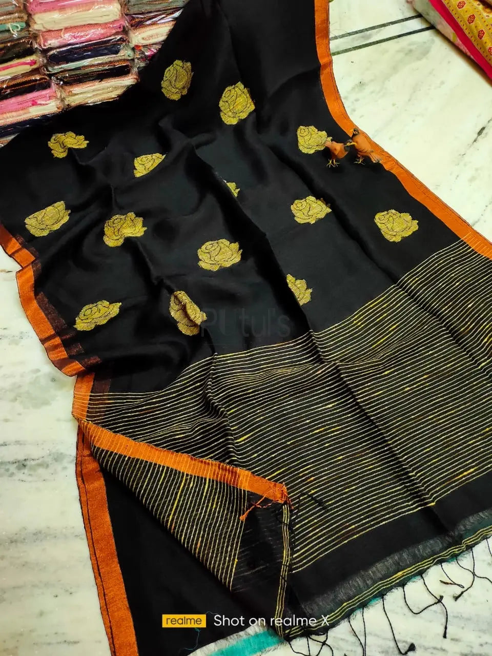 Linen Jamdani Rose motif saree Putul's Fashion