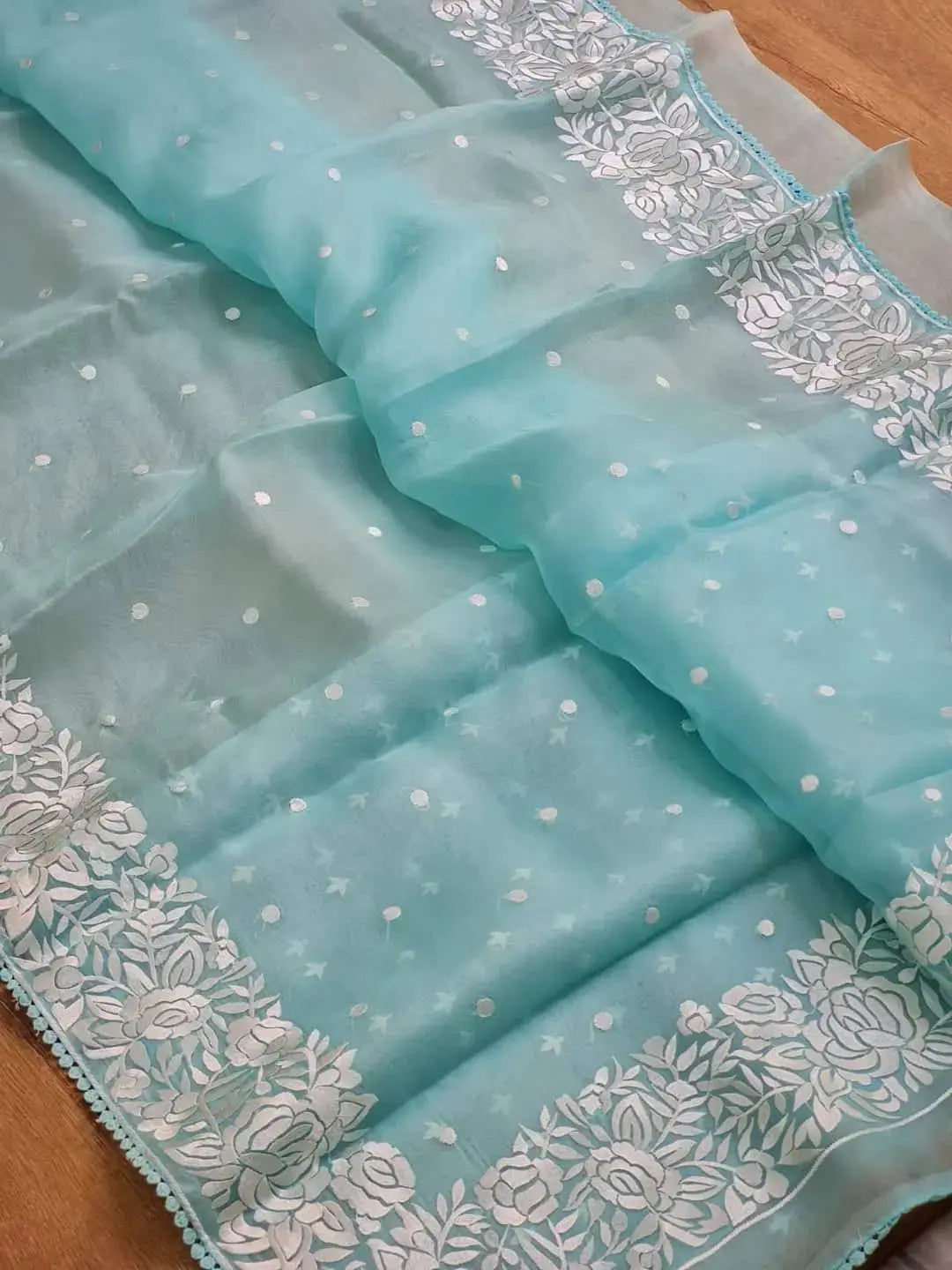 Mulmul Cotton saree of Kolkata Putul's Fashion