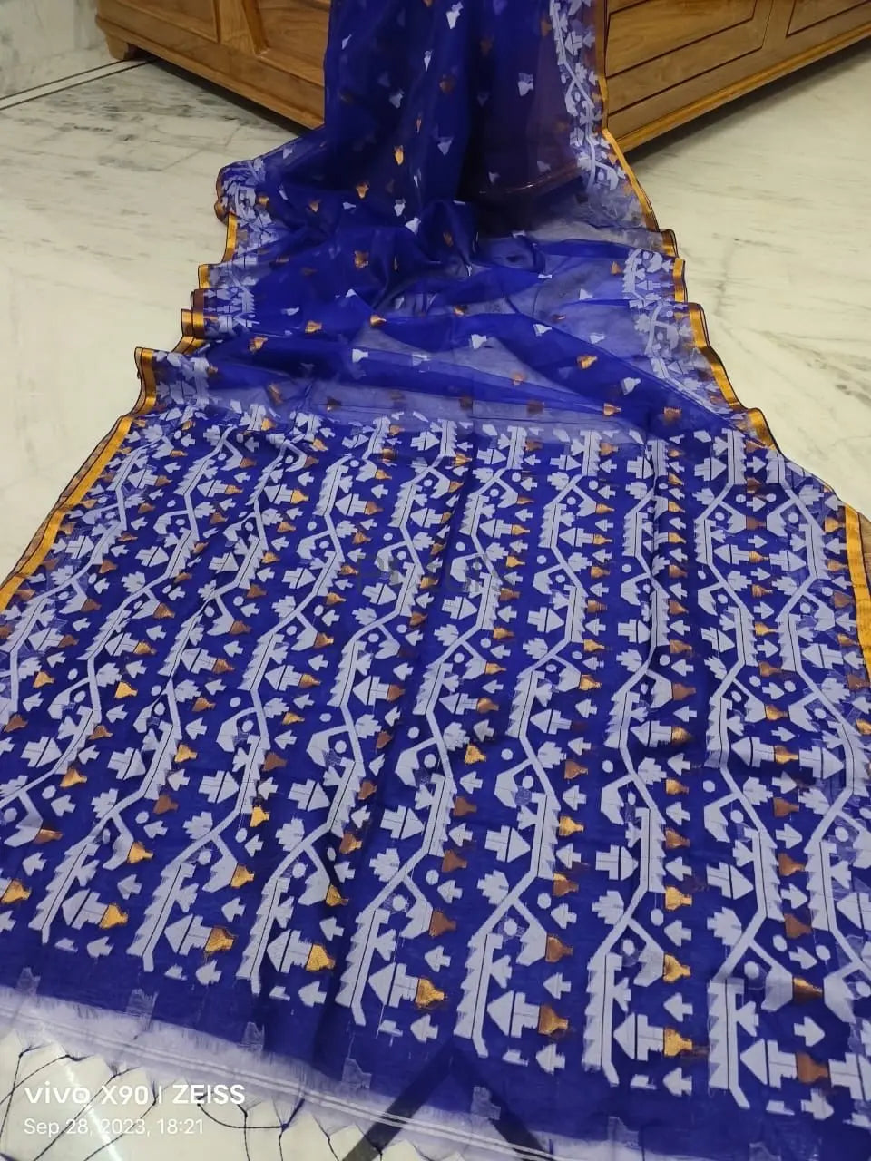Muslin saree of Bengal Putul's Fashion