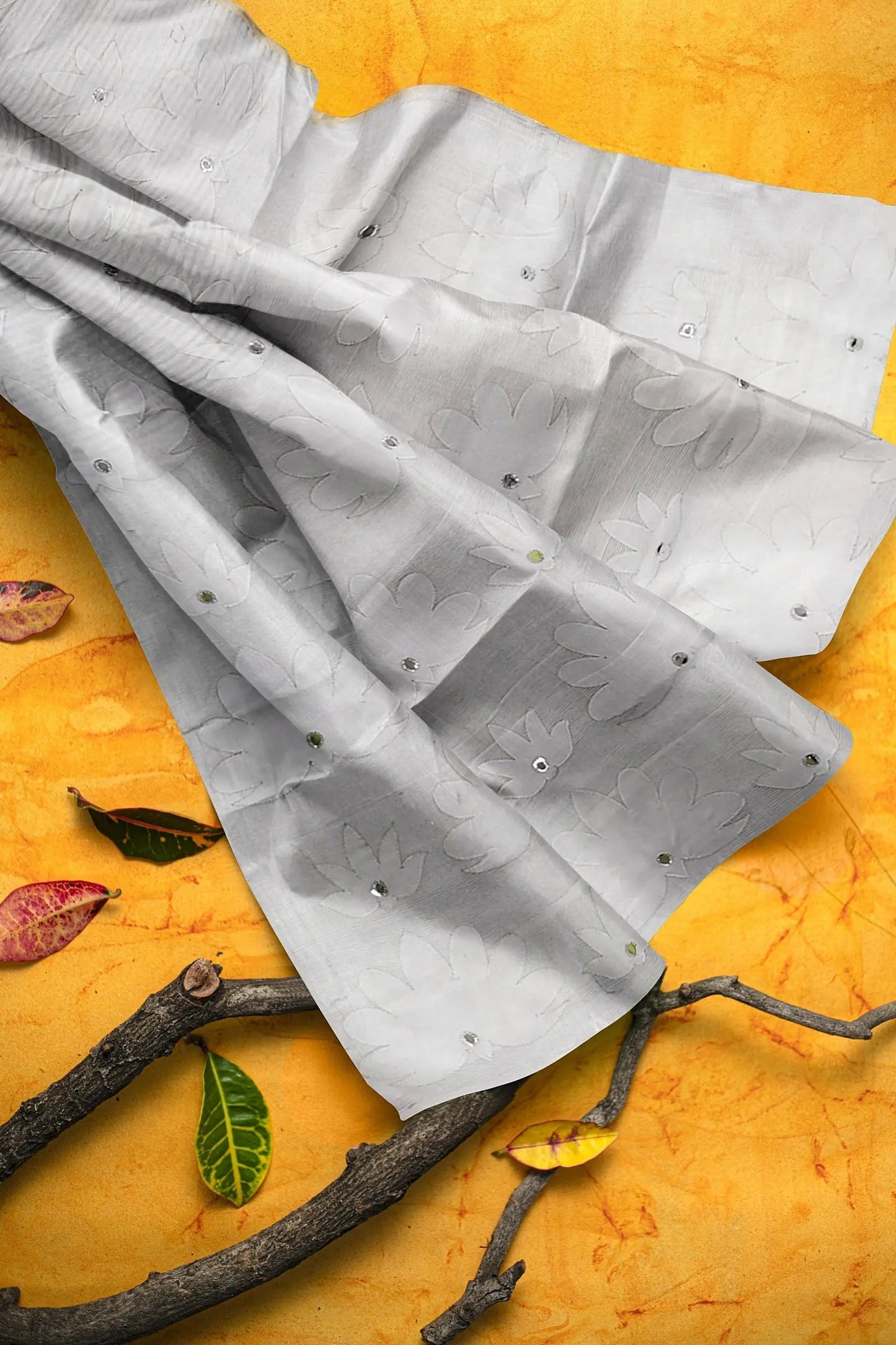 Applique saree on noyel fabric white Putul's fashion