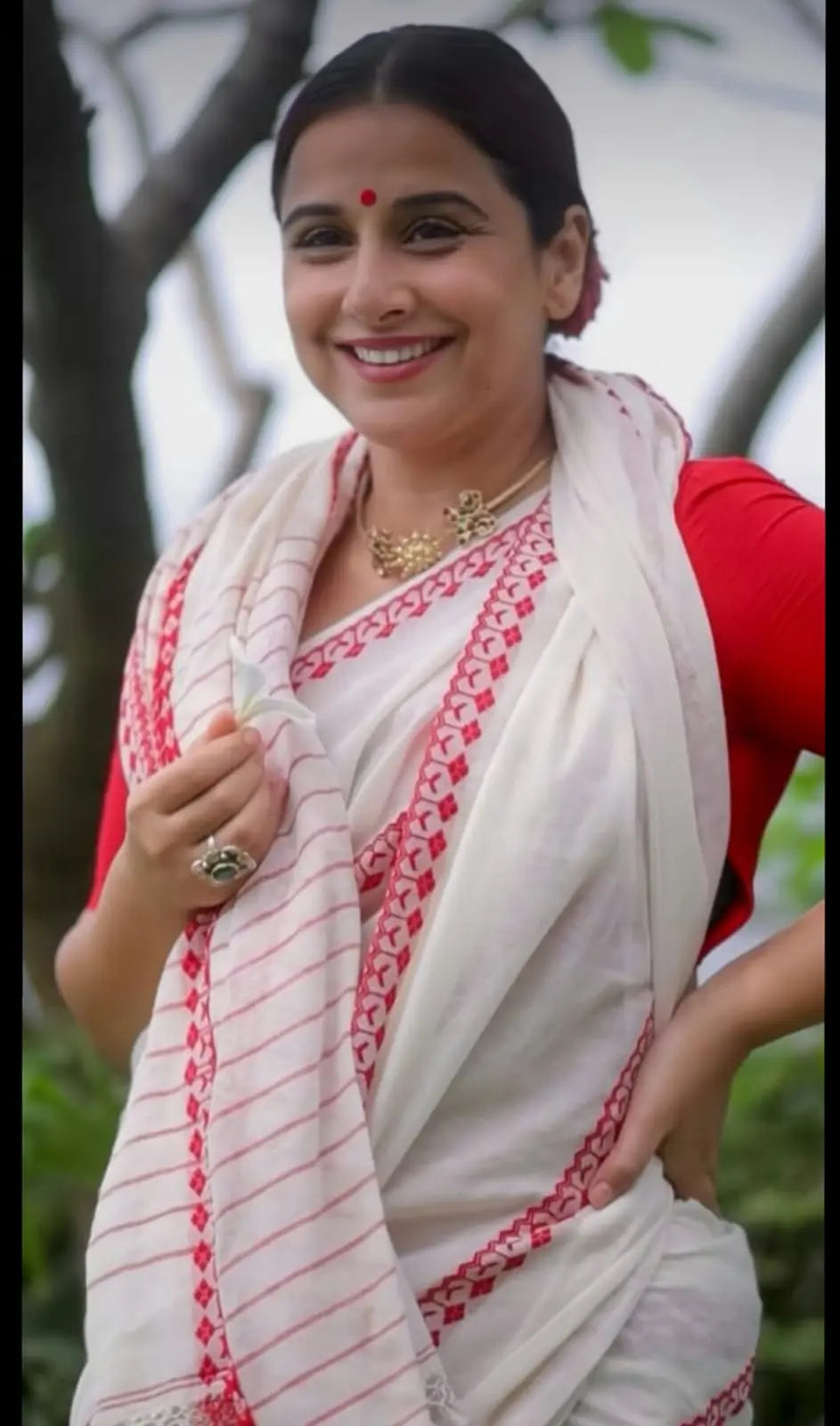 white red khadi cotton saree 