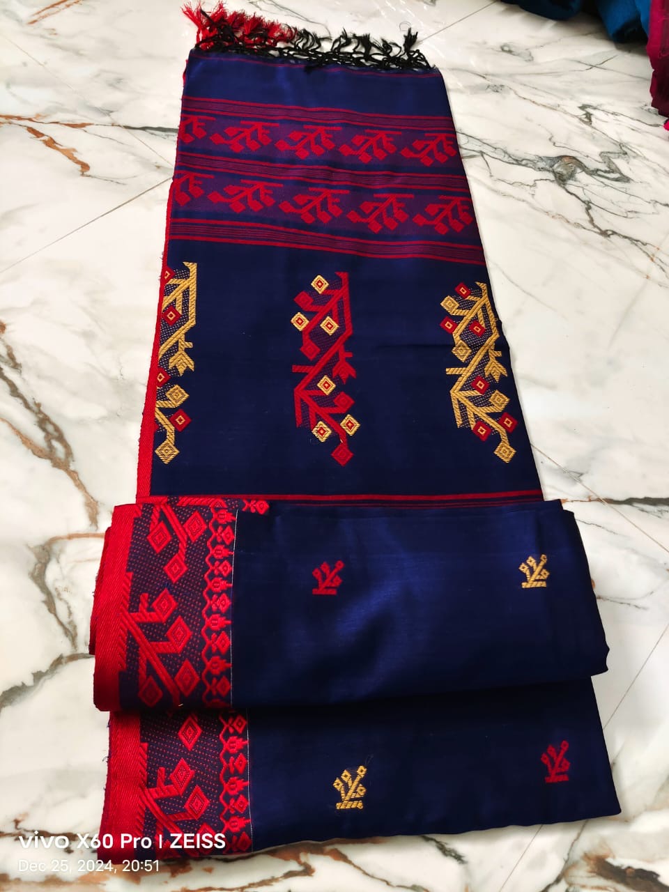 Cotton bi cotton jamdani saree from the loom of Bengal - Blue - Cotton jamdani