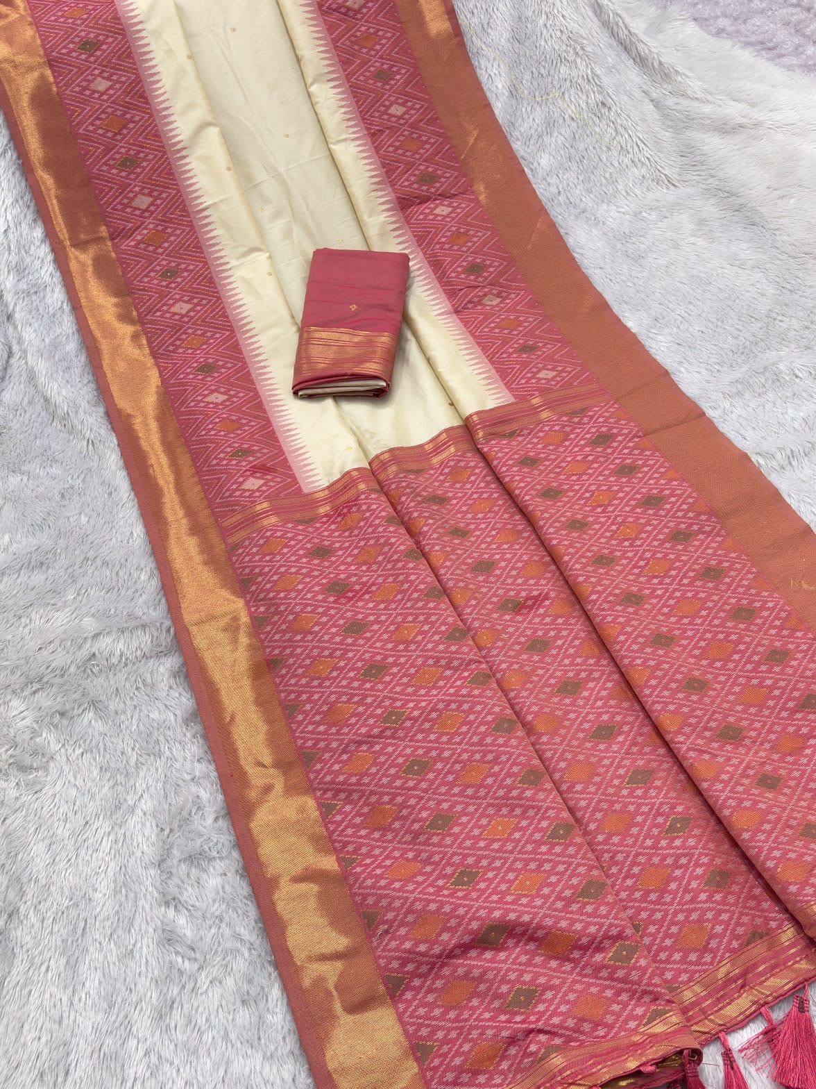 Elegant soft Silk Sarees Featuring Geometric Patterns and Zari Borders - White 2 - silk saree