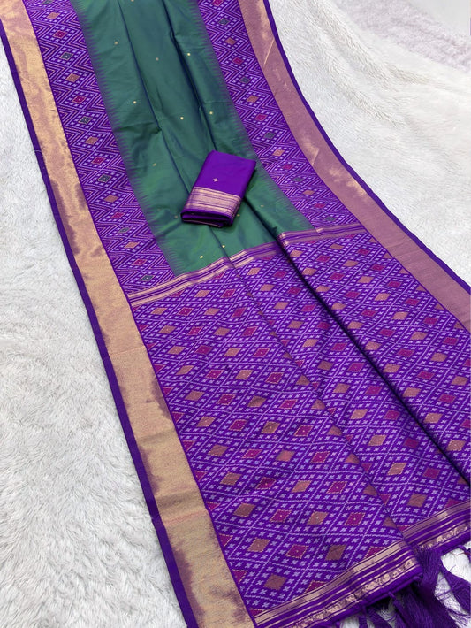 Elegant soft Silk Sarees Featuring Geometric Patterns and Zari Borders - Deep green - silk saree
