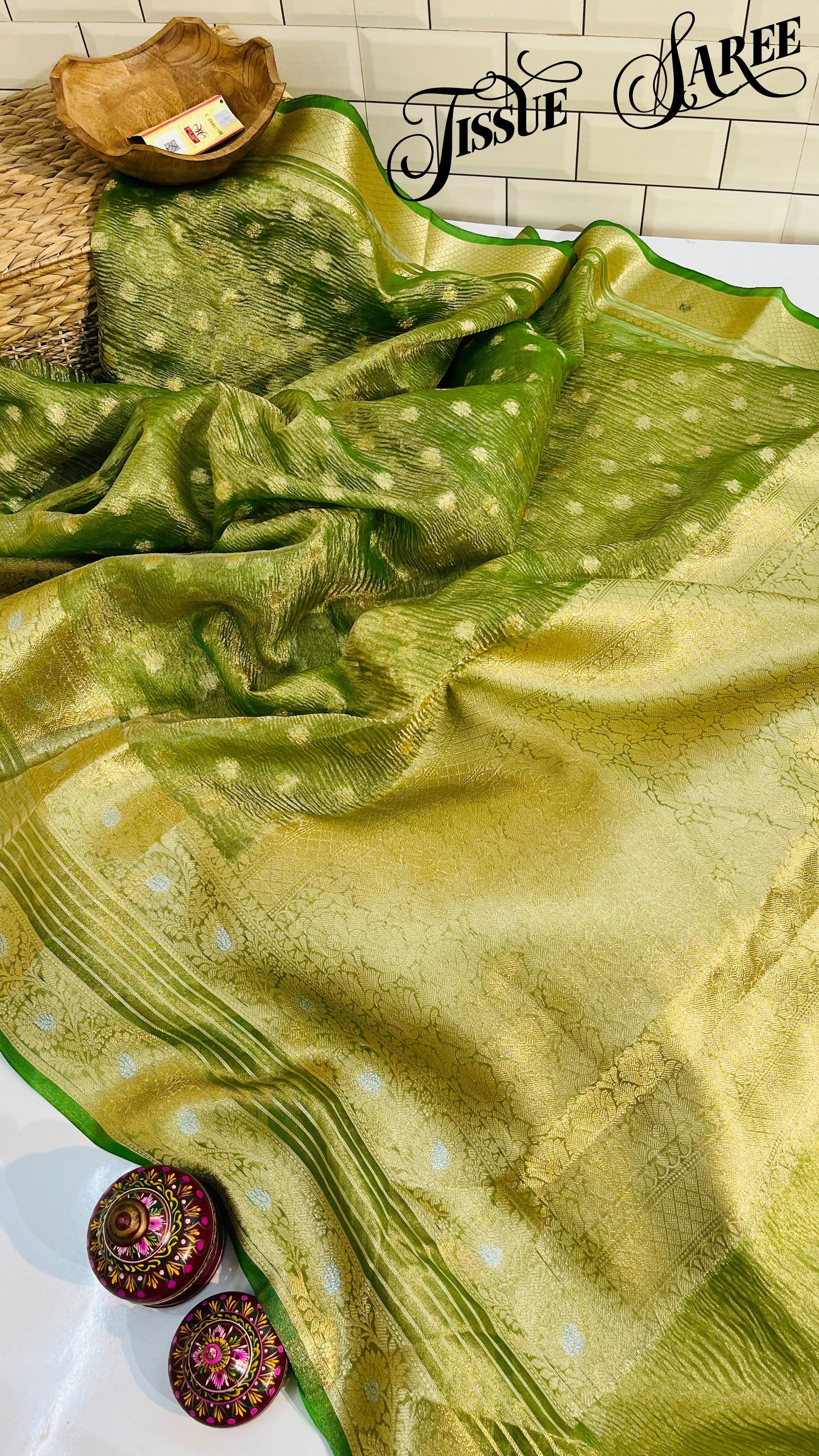 Crushed tissue Banarasi saree - Green