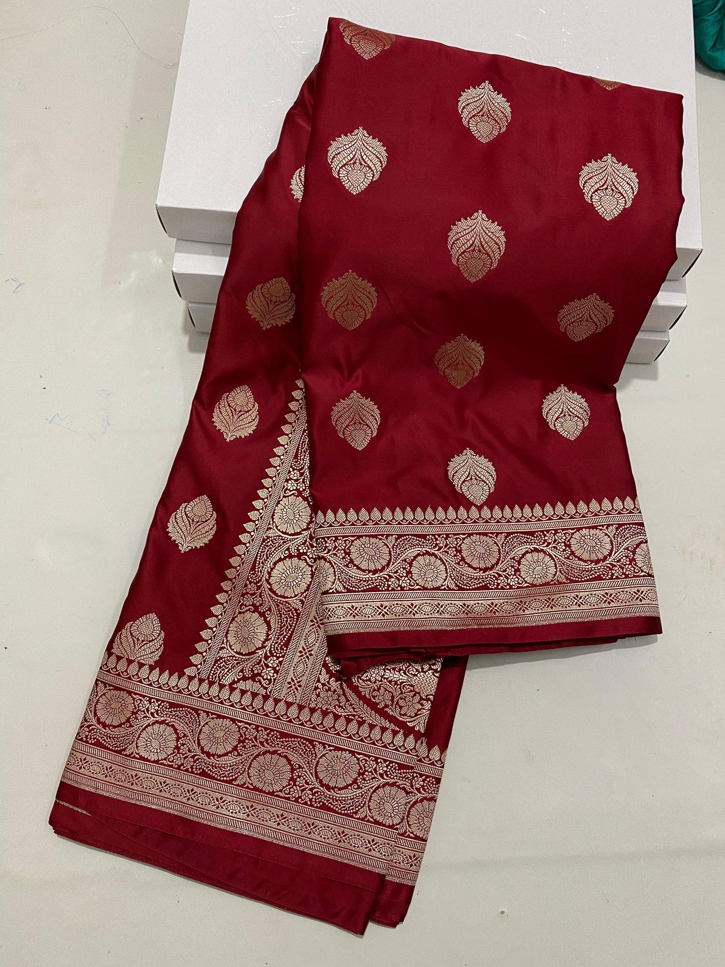 Flower mashru katan silk saree - Maroon - Mashru katan