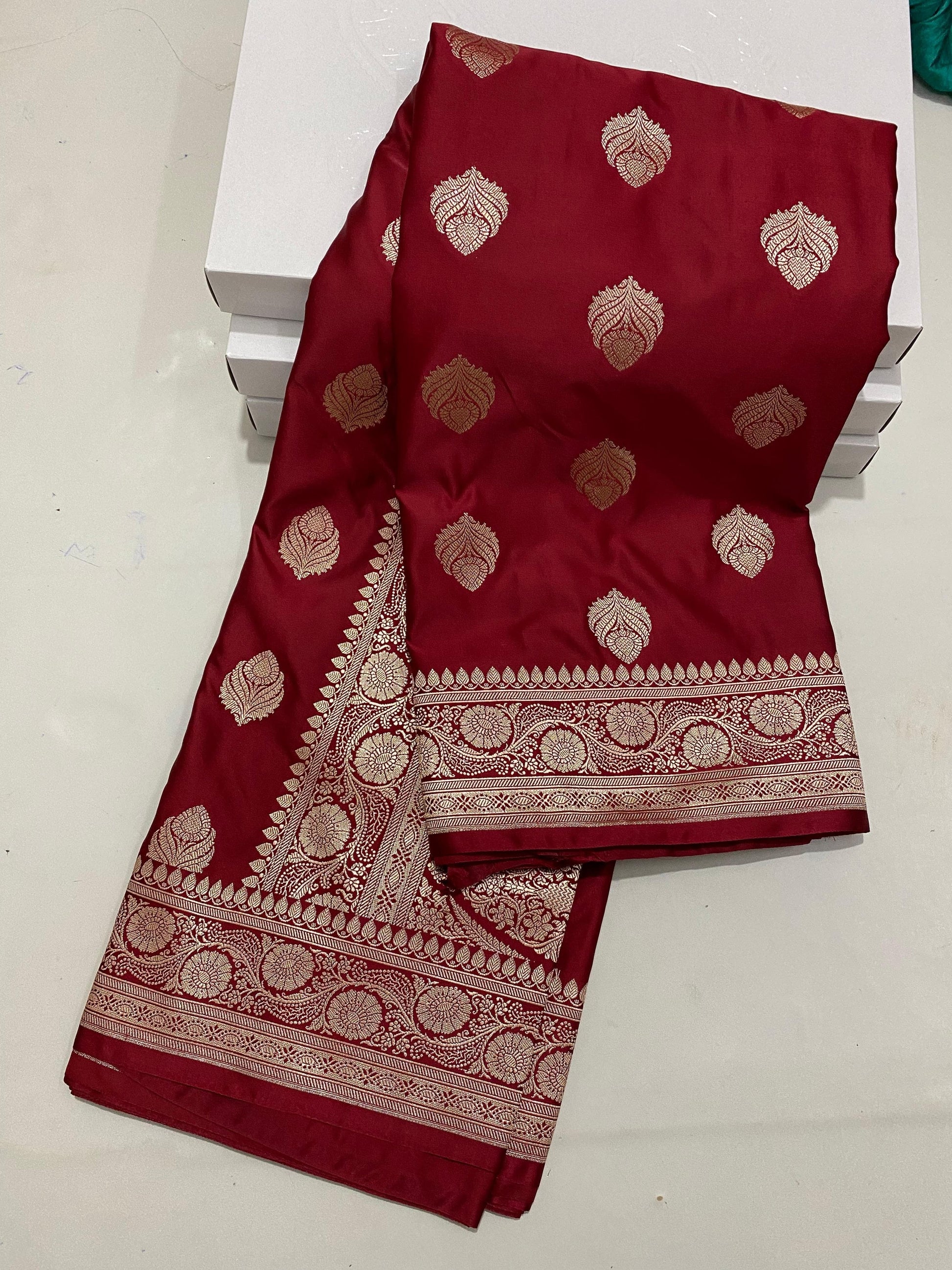 Flower mashru katan silk saree - Maroon - Mashru katan