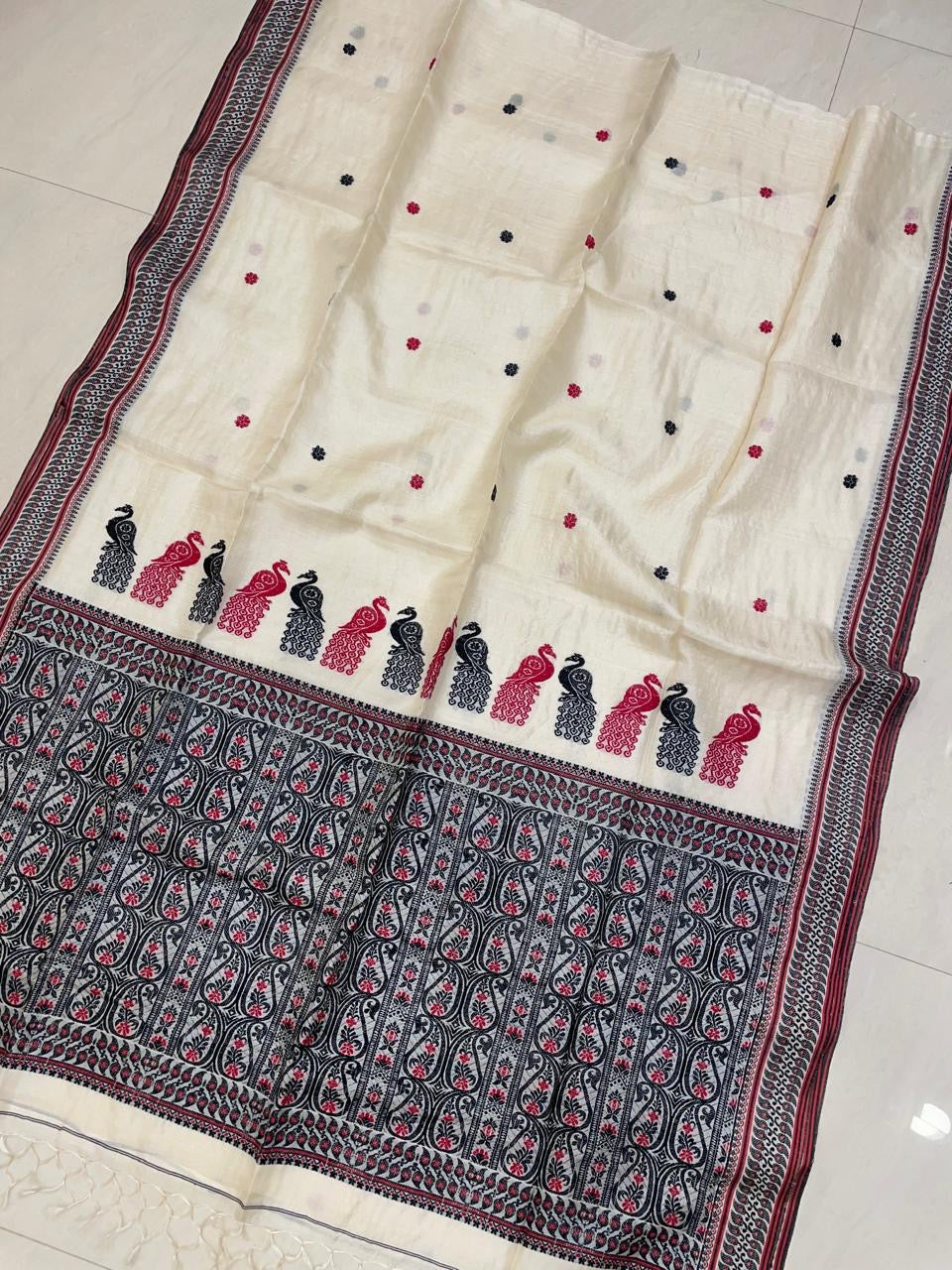 Hand weaving on Gachi tussar silk mark certified - Cream