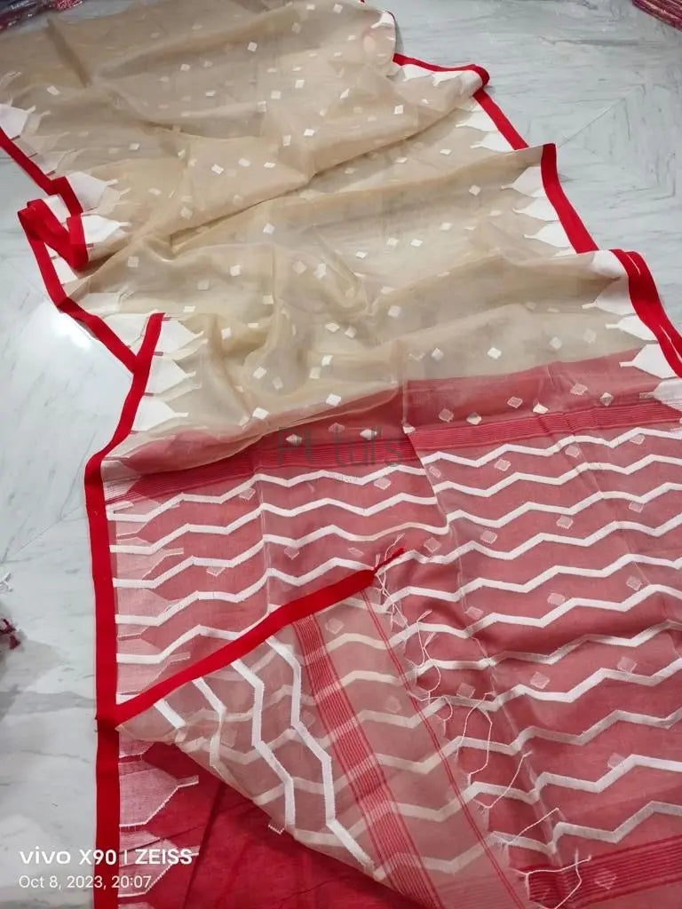 Handwoven temple border Muslin saree Putul's Fashion