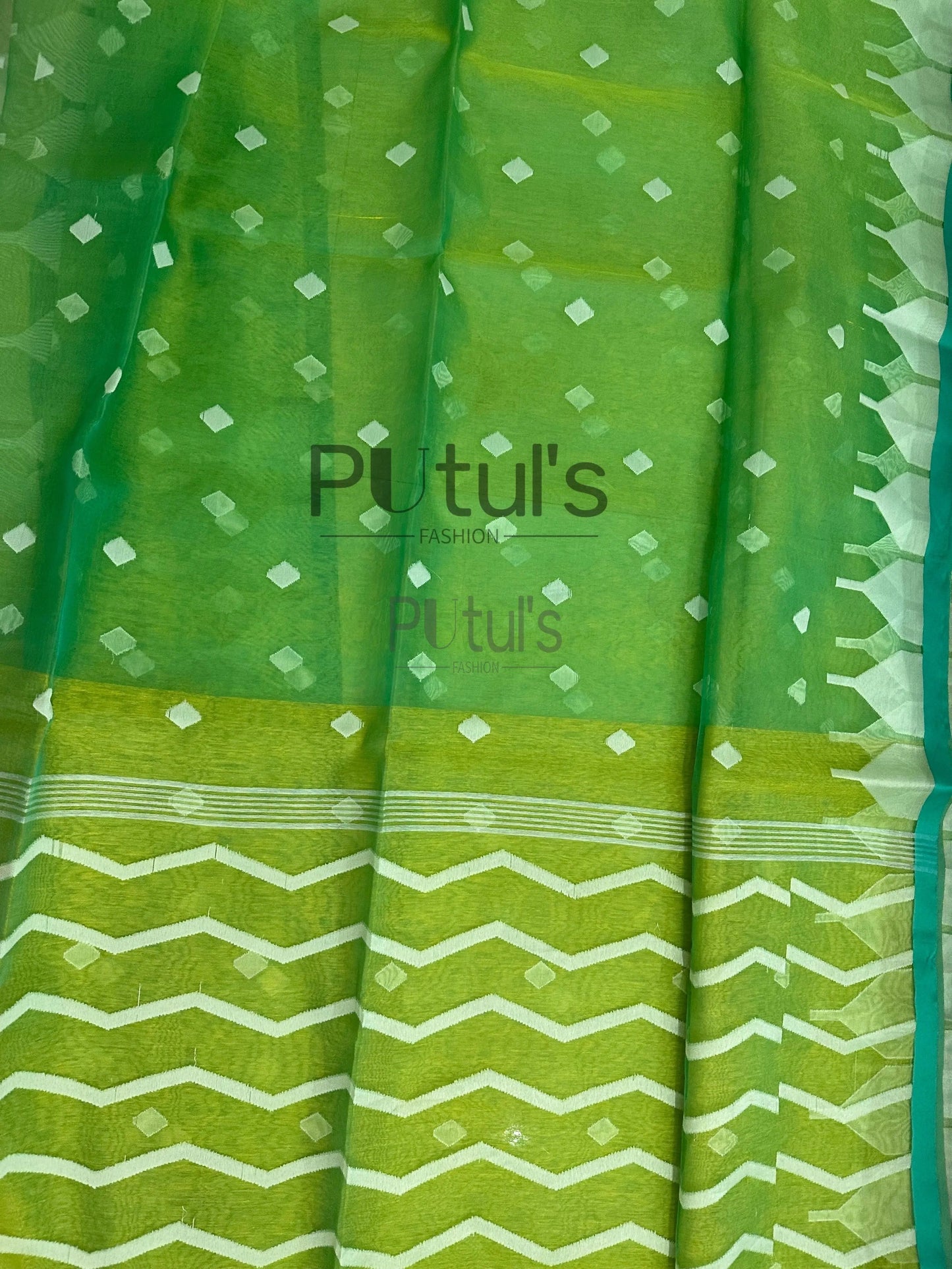 Handwoven temple border Muslin saree Putul's Fashion