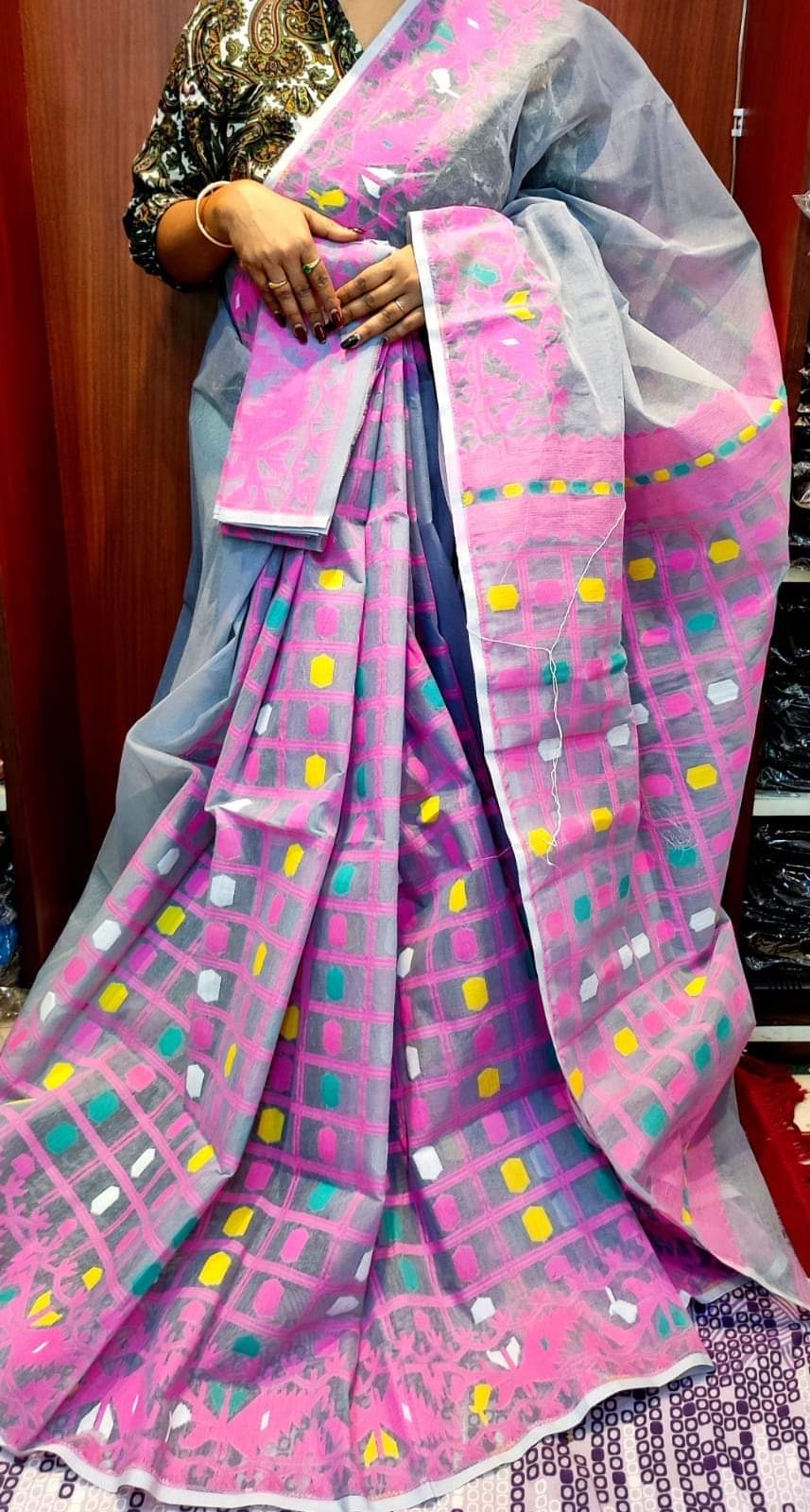 Jamdani saree with blouse - Grey