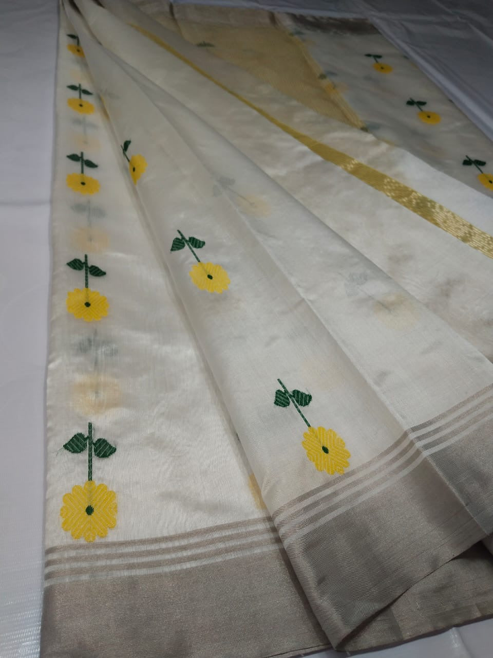 Minakari weaving on Pattu silk saree