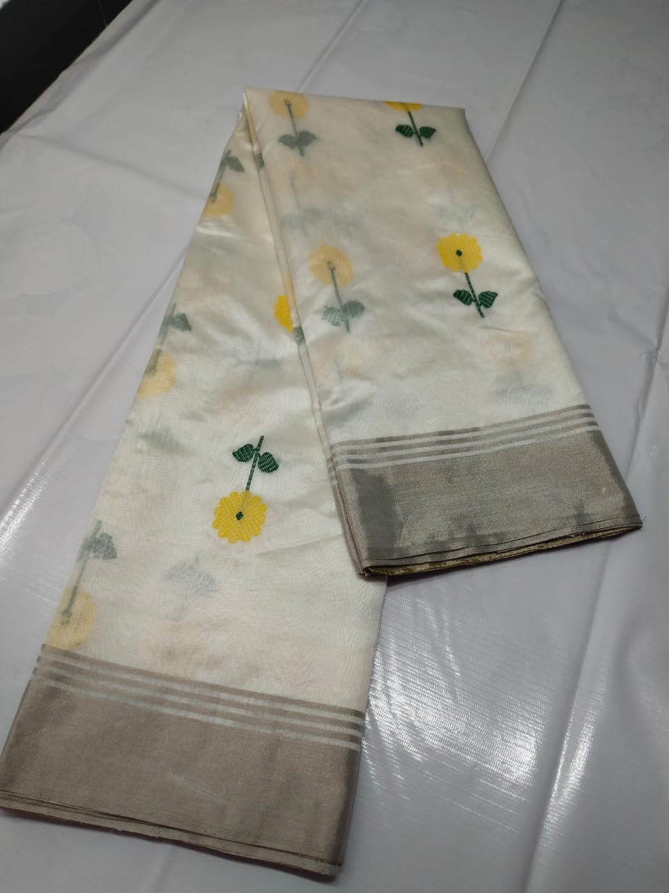 Minakari weaving on Pattu silk saree