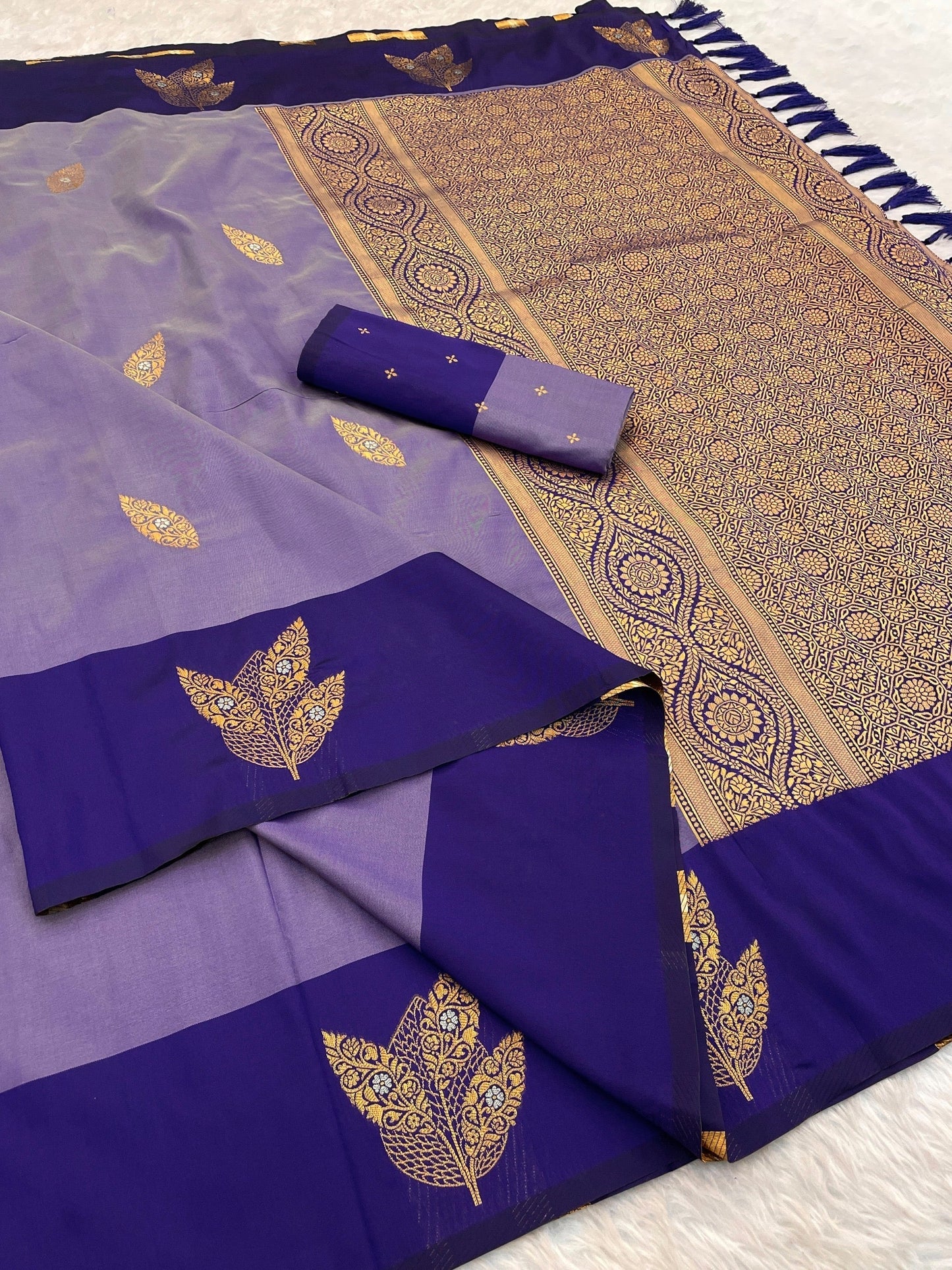 Sari weaving soft Banarasi silk saree - Banarasi Saree