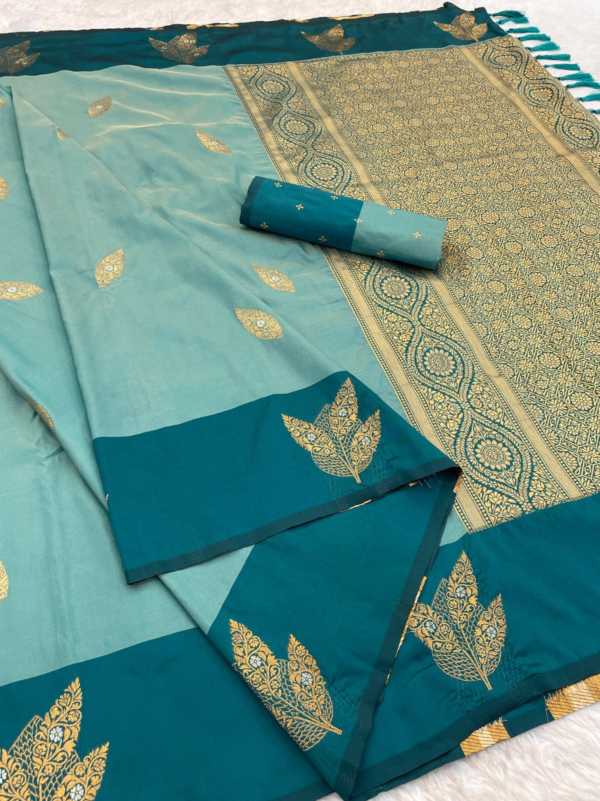 Sari weaving soft Banarasi silk saree - Banarasi Saree
